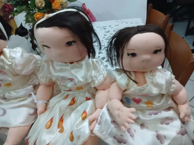 Lindas bonecas de pano, grandes e novas.