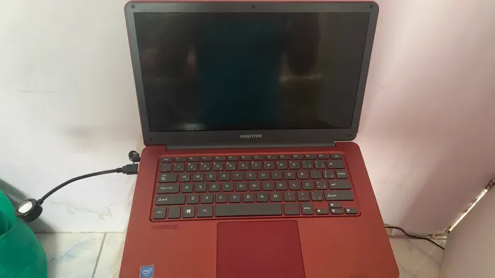 NOTEBOOK POSITIVO MOTION PLUS VERMELHO