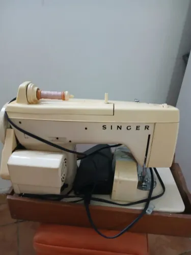 Maquina de costura singer