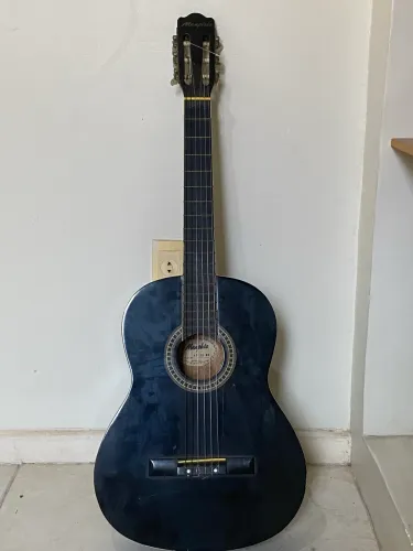 Violão em perfeito estado!