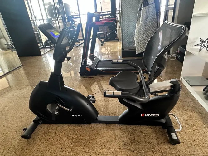 BICICLETA ERGOMÉTRICA KIKOS KR9.1 ELETROMAGNÉTICA