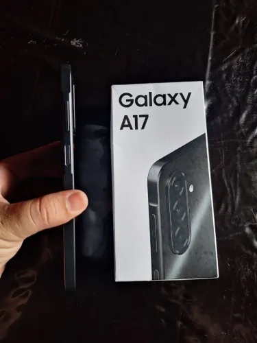 Vendo esse a17 lançamento acompanhar caixa chave cabo não tenho nota fiscal não 