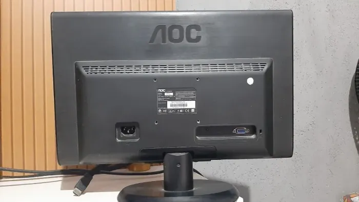 TELA DE COMPUTADOR USADO