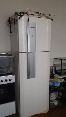 Geladeira Electrolux Frost Free Duplex 382 Litros funcionando