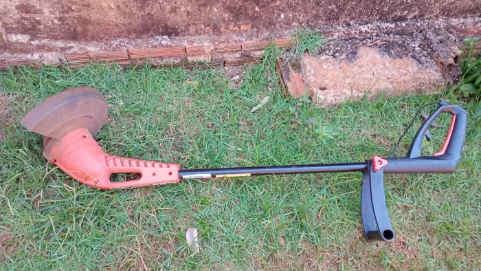 Máquina de cortar grama