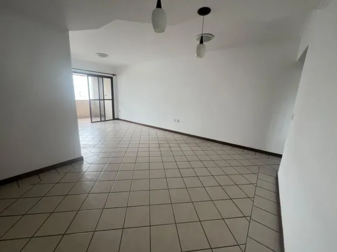 Imóvel para aluguel tem 110 metros quadrados com 3 quartos em Centro - Taubaté - SP