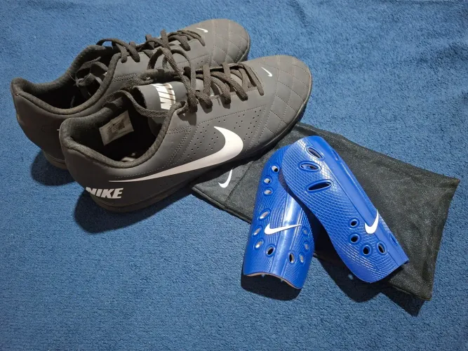 VENDO CHUTEIRA NIKE BECO 2 E CANELEIRA