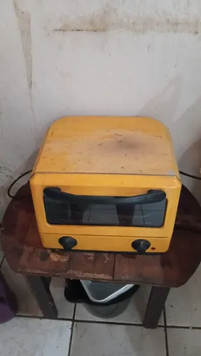 Vendo forninho semi novo por 70 reais