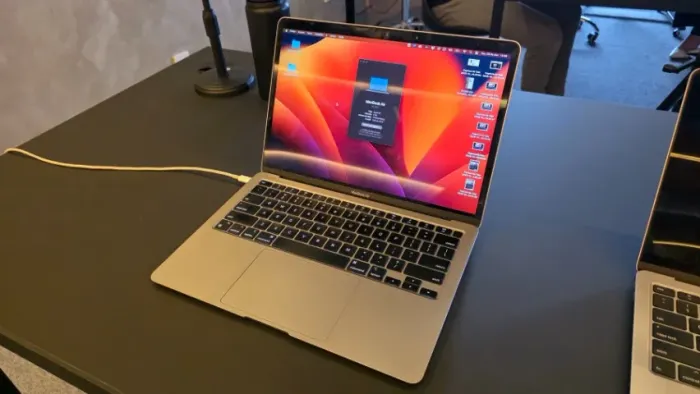 MacBook Air 13" M1 8GB (2020)