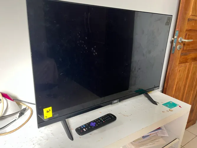 Smart TV Roku, 32, tela quebrada 