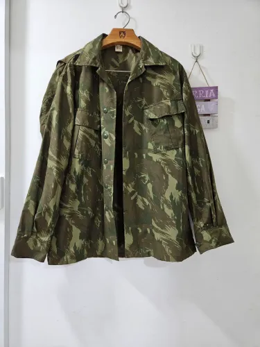 Camisa camuflada