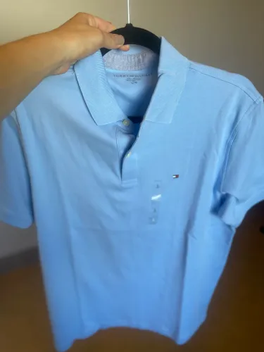 Camiseta polo Tommy, malha cotton, cor azul claro, original, com etiqueta. Tamanho L ( G)