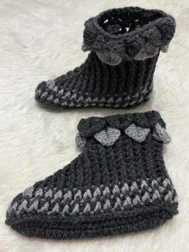 PRONTA ENTREGA Pantufa Infantil Cinza em Crochê Lã Sapato Meia Quente