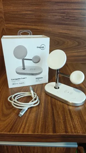 CARREGADOR PREMIUM IPHONE - APPLE WATCH - AIRPOD MAGSAFE DE MESA ORIGINAL IPLACE 3 em 1