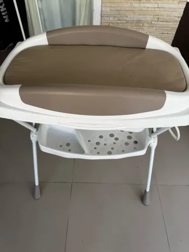 Banheira gazelano com suporte e trocador
