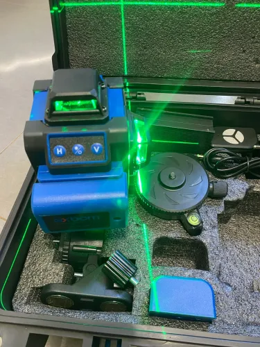 Nível a Laser 12 linhas C/ Maleta