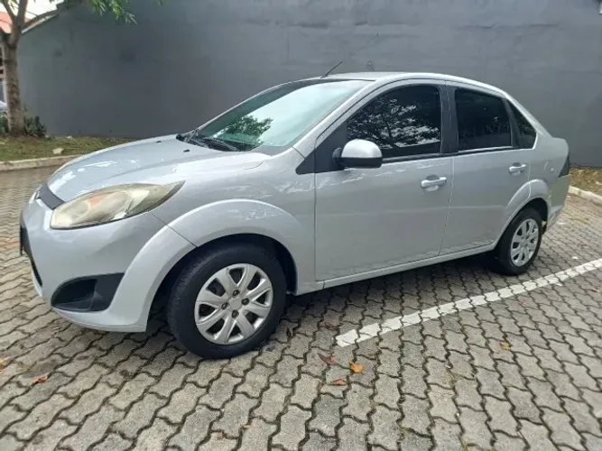 Ford Fiesta Sedan SE 1.6 8V Flex 4P 2014