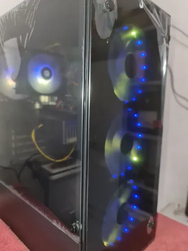 Pc gamer Ryzen 5 / 16gb / rx580 / M2 / troco