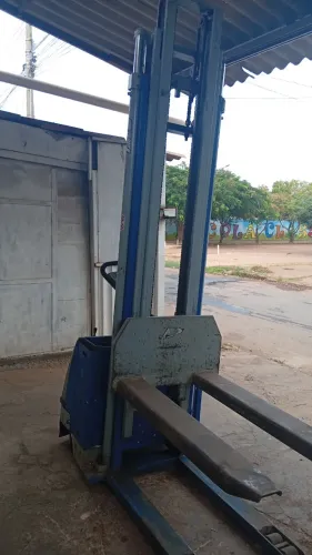 Empilhadeira pt1654