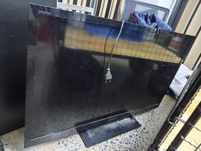Vendo tv Sony bravia 46 polegadas com defeito.