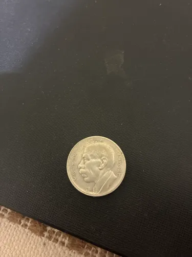 Vendo essa moeda de prata de 5000 reis