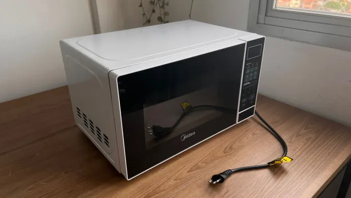 Microondas Midea 110v em ótimo estado