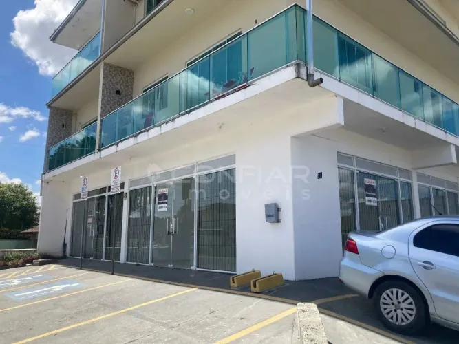 Sala comercial para locação no Petrópolis por R$2.400,00 + TAXAS