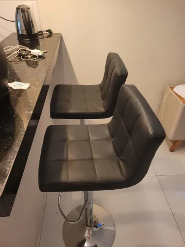 Banqueta courino, giratoria. 