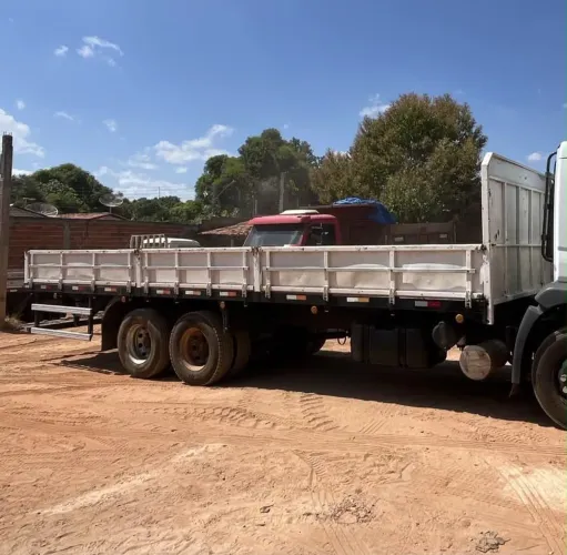 Carroceira para truck 8,5 mt de ferro Randon