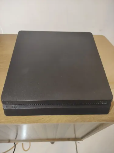 Playstation 4 Slim 1 Tb (único dono) + 2 controles