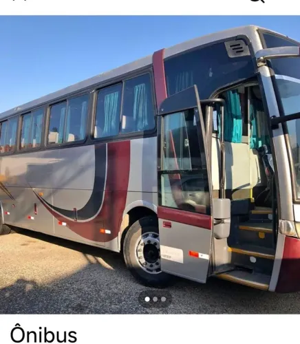 Ônibus a Venda.