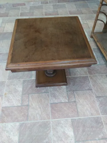 Mesa de centro de madeira maciça