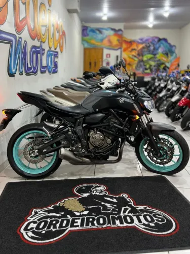 YAMAHA MT-07 ABS 2022 IMPECÁVEL