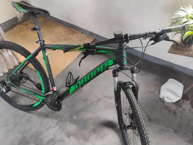 Bicicleta aro 29 freio hidráulico 27 marchas suspensão com trava
