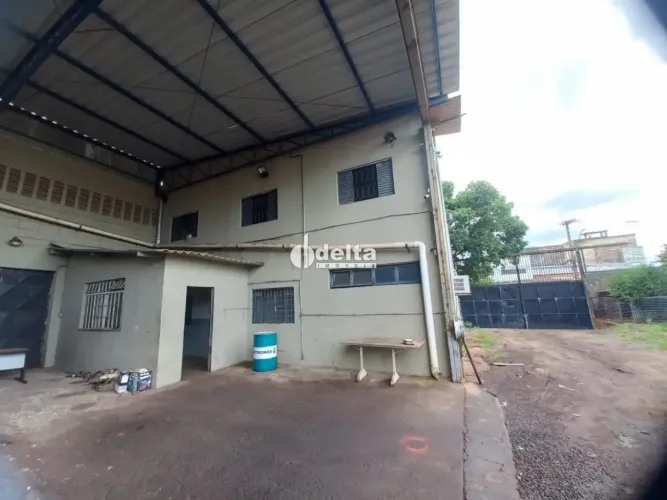 Galpão disponível para locação no bairro Tibery em Uberlândia-MG