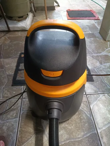 Vende-se um aspirador de pó elétrico