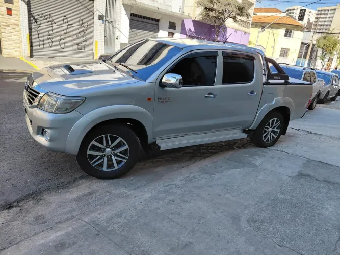 Toyota Hilux CD D4-d 4X4 3.0 TDI Dies. Mec. 2015