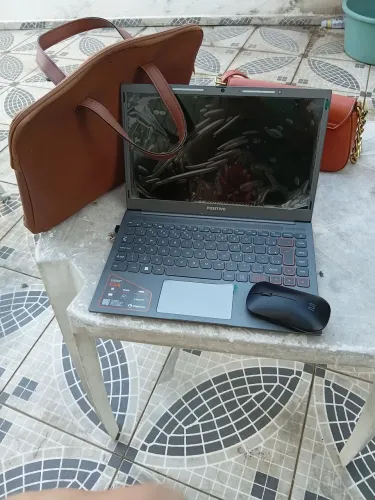 Notbook novo positivo 4 meses de uso na caixa