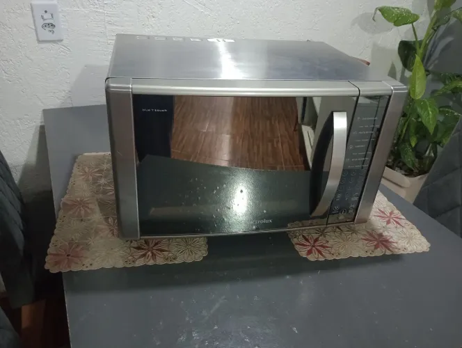 Microondas espelhado