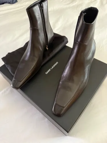 Bota de cano curto Saint Laurent Augustin (Paolo Booties) Legitima
