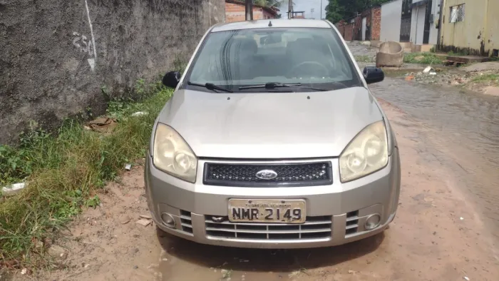 Ford Fiesta Sedan 1.0 8V Flex 4P 2009