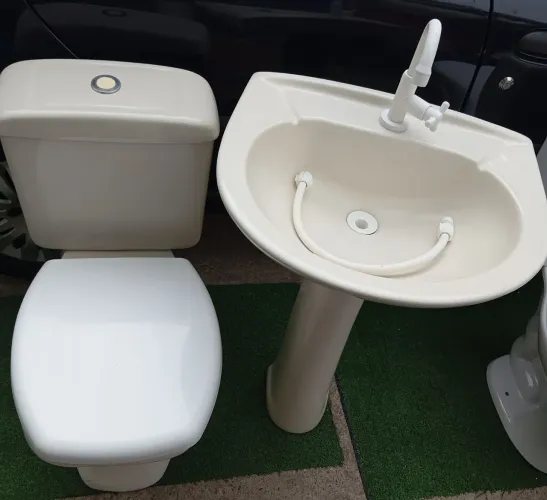 Jogo sanitário acoplado fiory beje completo