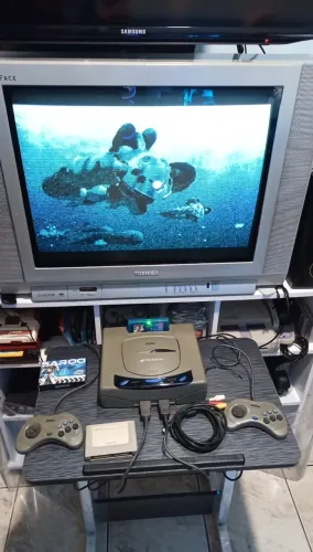 Sega Saturn Cinza Completo + Saroo 128GB + 2 Controles + Leitor Funcionando