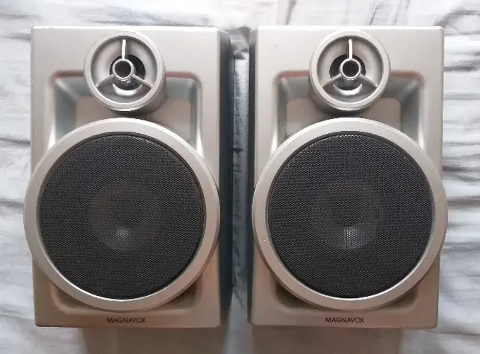 02 caixas de som Magnavox MAS 139, 2 x 10 watts rms, auto falante 6 polegadas 