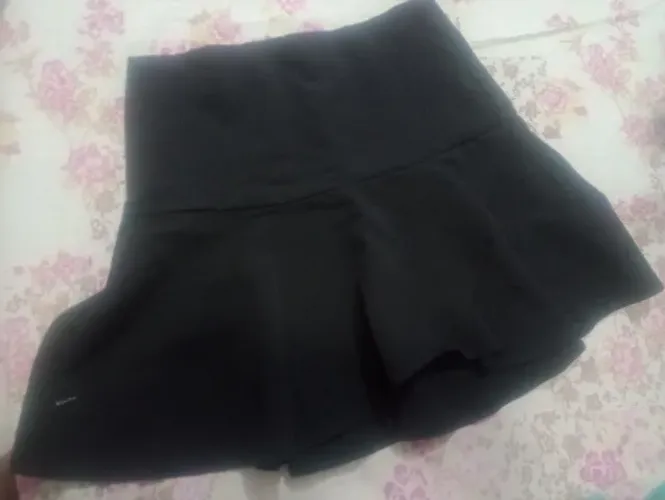 Saia curta preta P