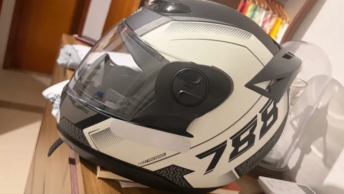 Vendo Capacete Novo