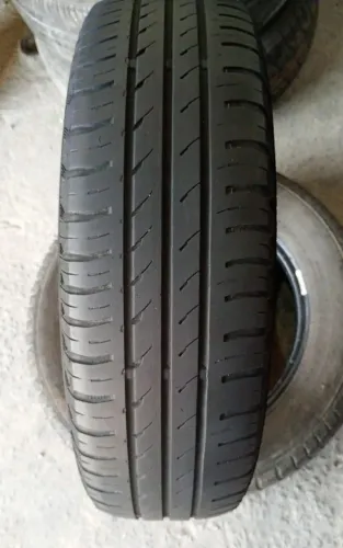 Vendo 1 Pneu Aro 14. Medida 165/70r14 <Marca continental