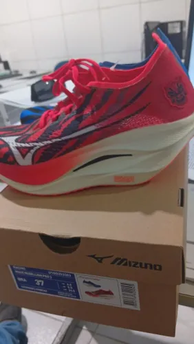 Tênis feminino corrida
