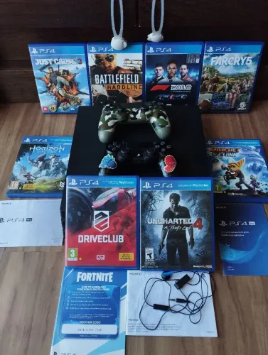 PS4 PRO 4K HDR 8 Jogos 2 Controles