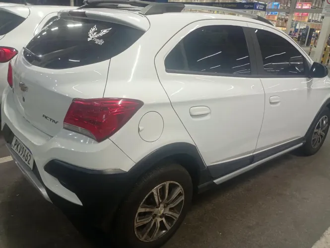 Chevrolet Onix Activ 1.4 8V Flex Mec. 4P 2018